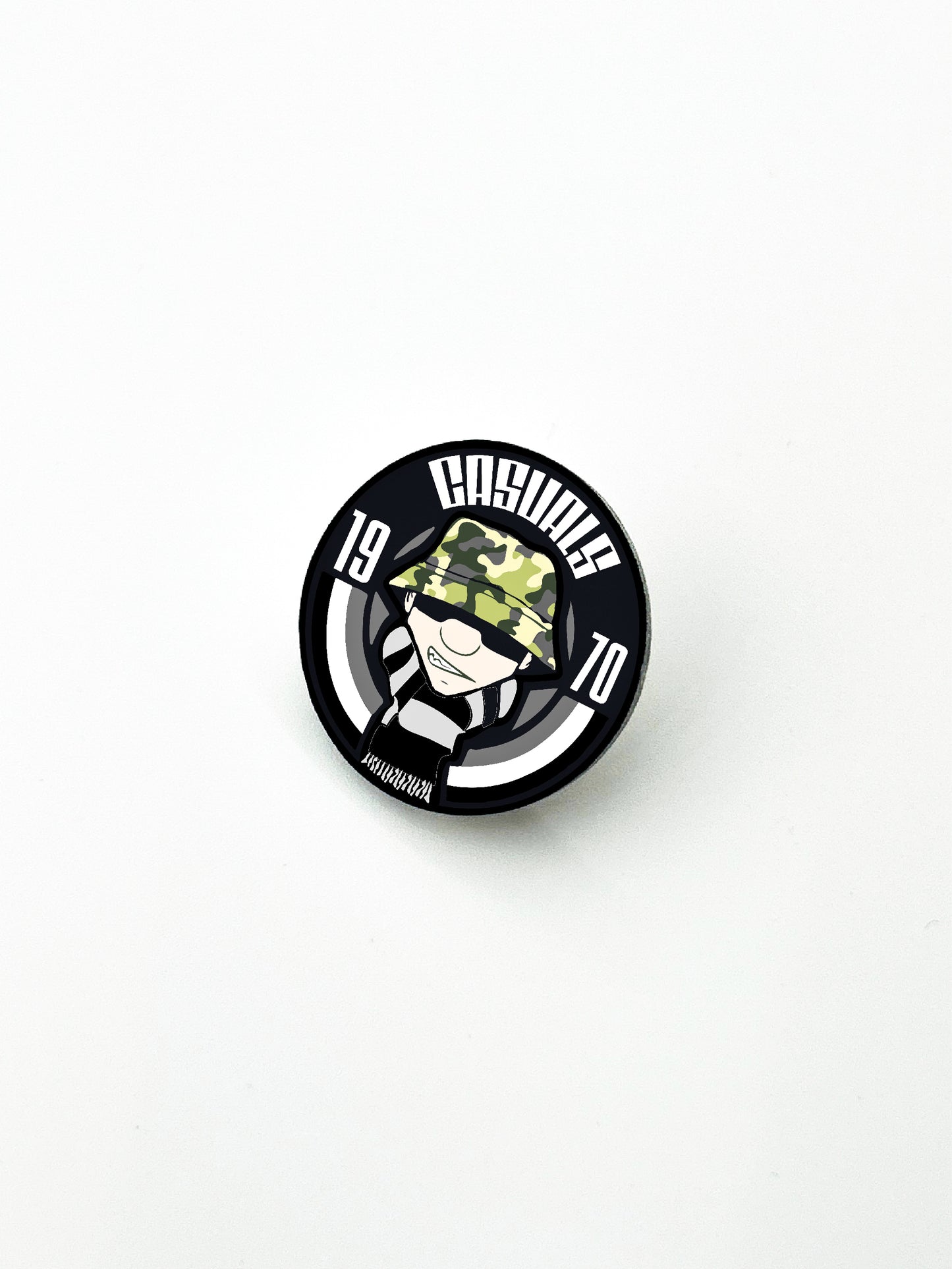 Pin "Casuals"